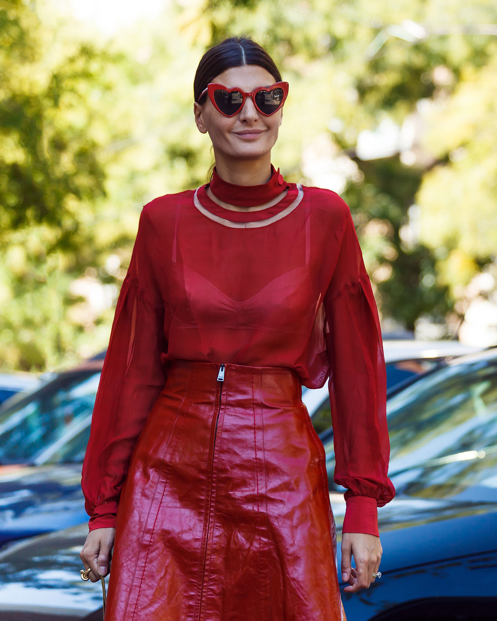 Italian style: How to style yourself like Italian women  Italian outfits,  Italian fashion street, Red shirt outfits